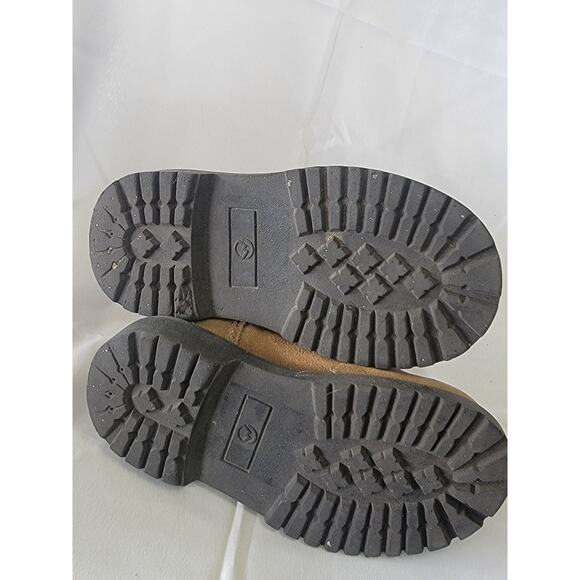 Magellan Outdoors Camo Hunting Boots Toddler Size 8D Waterproof All Terrain - Picture 2 of 6